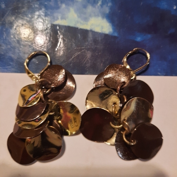 Women's Fashion Dangling Gold Platted Earrings - Picture 2 of 3